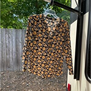 Cute long sleeve, lightweight blouse